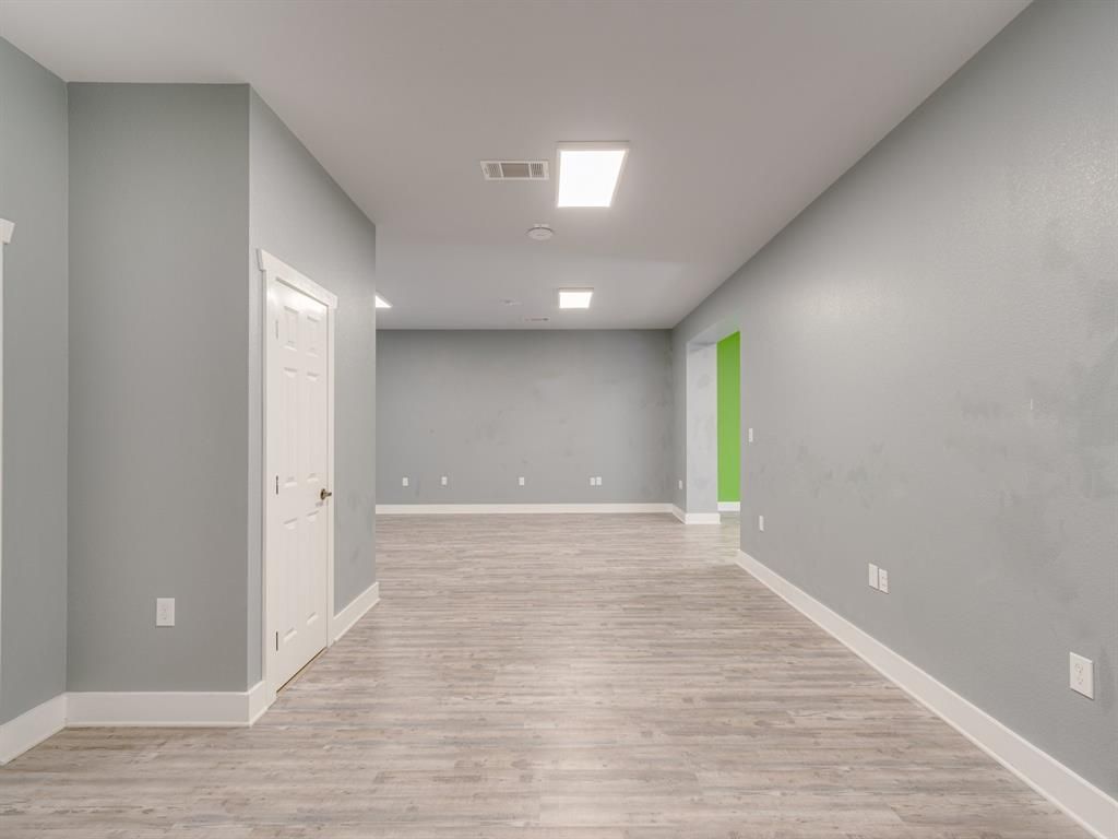 525 E Main St, Midlothian, TX 76065